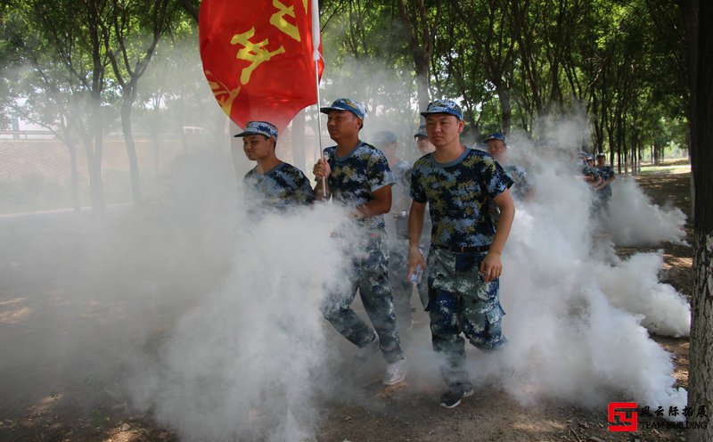 北京軍事拓展訓(xùn)練